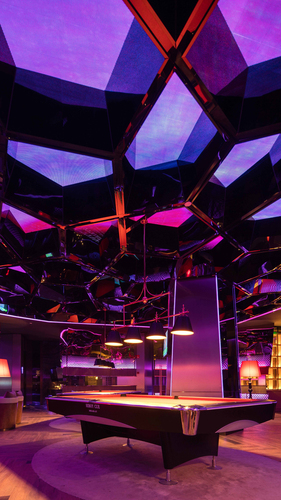 TANG LOUNGE